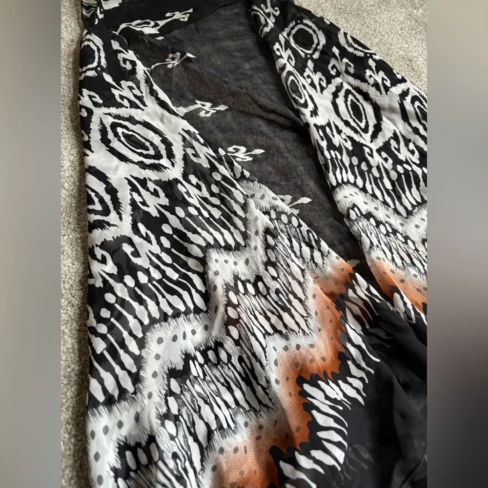 Patterned Shawl - Picture 4 of 7